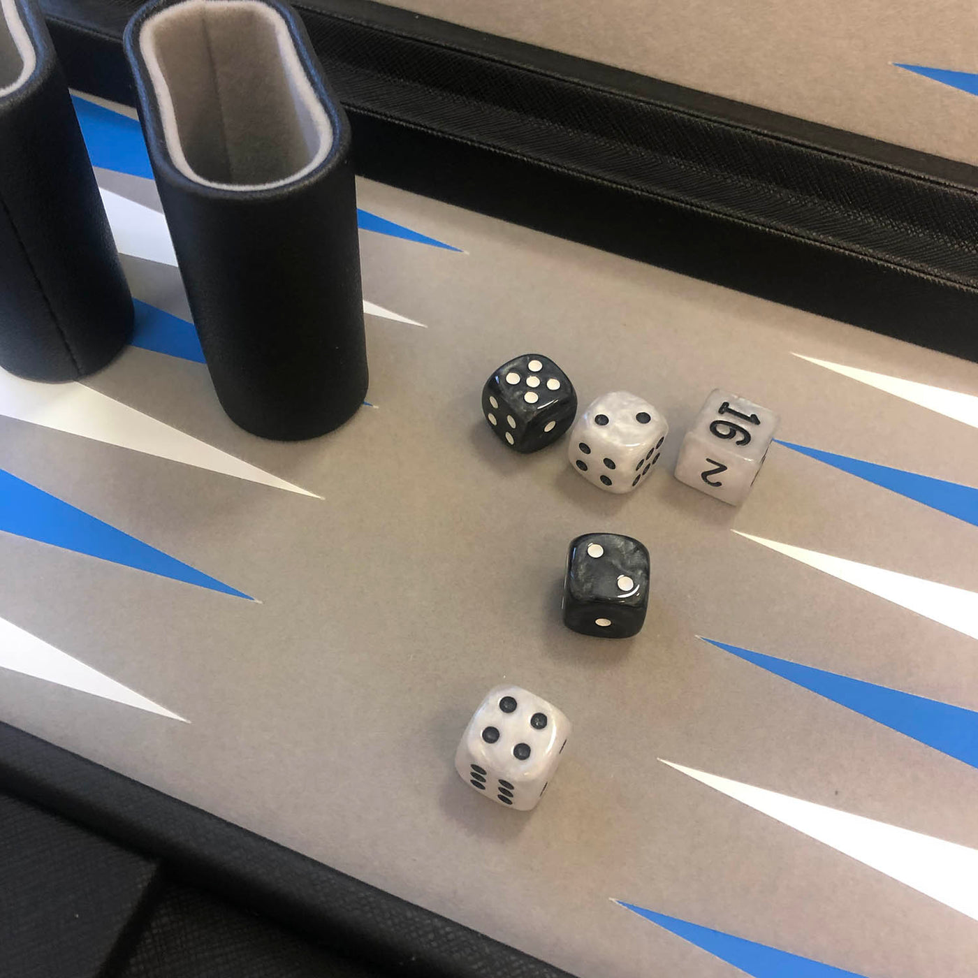 46 cm blå/hvid/grå backgammon