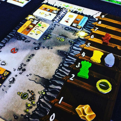 Caverna: Cave vs. Cave